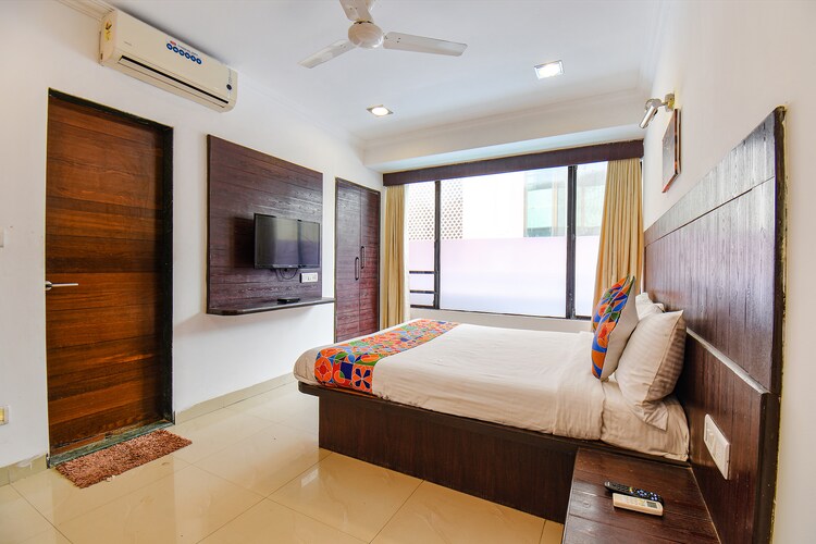 Deluxe AC Room - Image 4