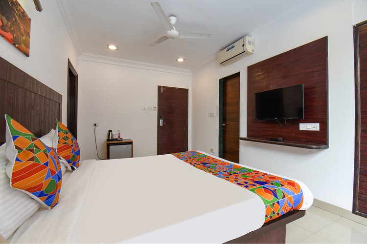 Deluxe AC Room - Image 6